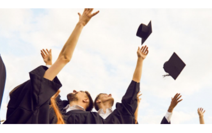 THESIS: il programma di Scientifica che premia con un grant di € 3.000 la miglior tesi di studenti in materie STEM